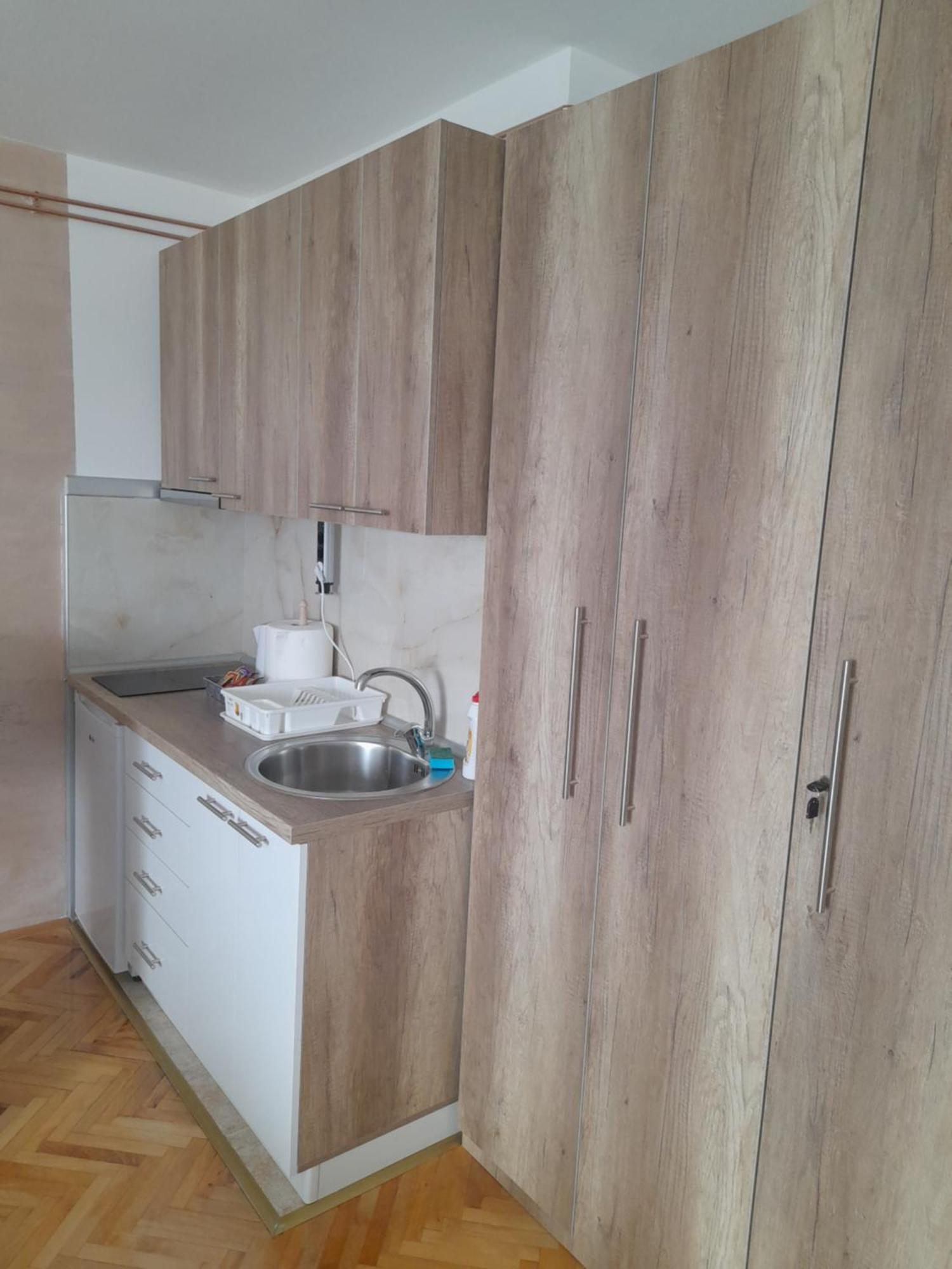Holiday Apartament Three Nis Bagian luar foto